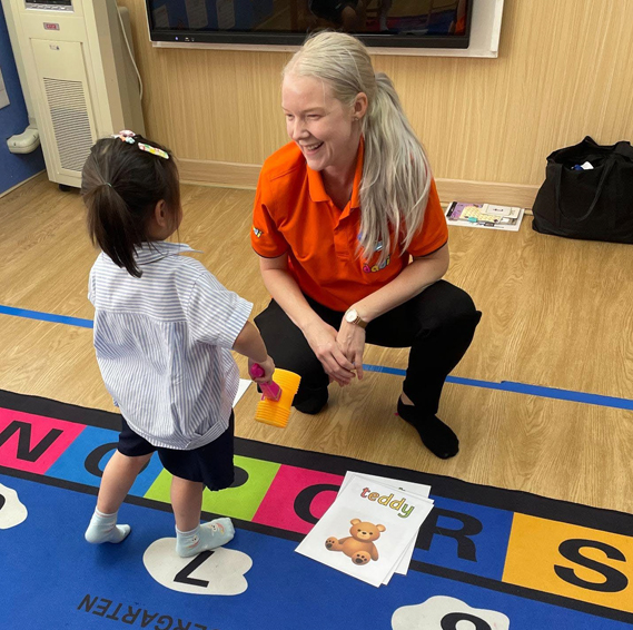 120-hour accredited TEFL course in Bangkok with job placement.